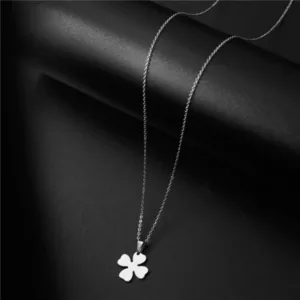 four leaf clover magnetic pendant necklace for womenegn181 gallery img 1