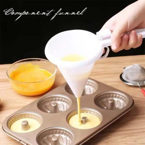 Adjustable Handheld Baking Funnel – Pastry Cream, Batter & Chocolate Liquid Dispenser with Measuring Cup