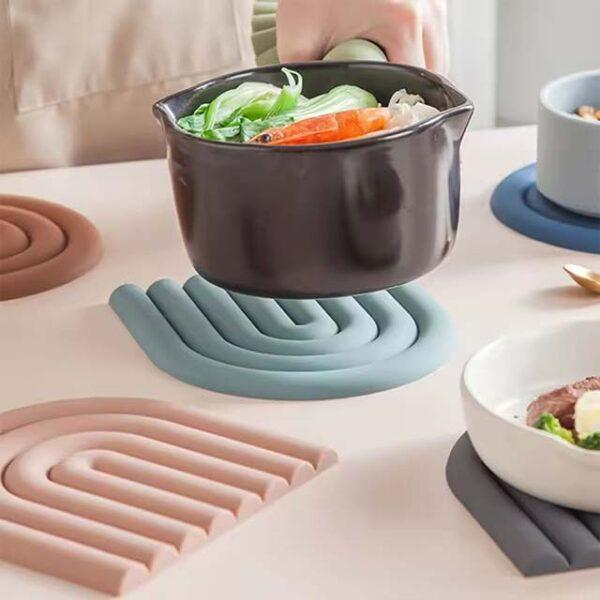 Rainbow Silicone Table Mat – Heat-Resistant Coaster, Pot Holder & Placemat for Kitchen Use